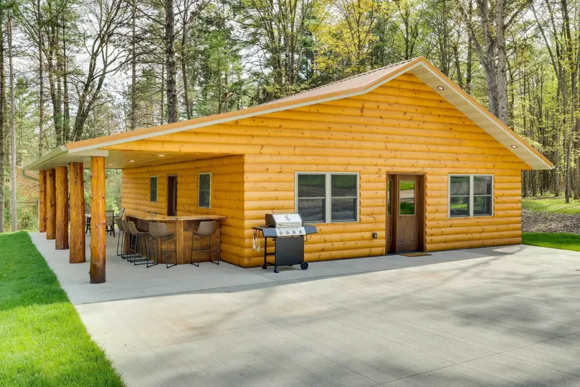 Near Memorial Park: Lake Arbutus Vacation Rental - Interiør