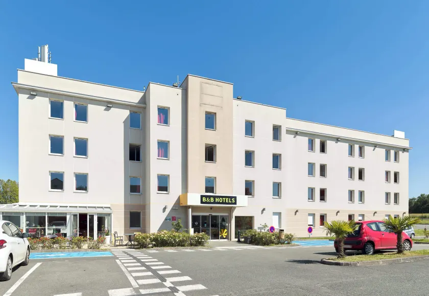 B&B HOTEL Saint-Witz Roissy - Image 1