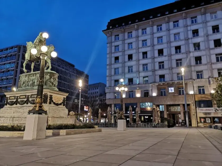 Five Points Square - City Center - Image 1