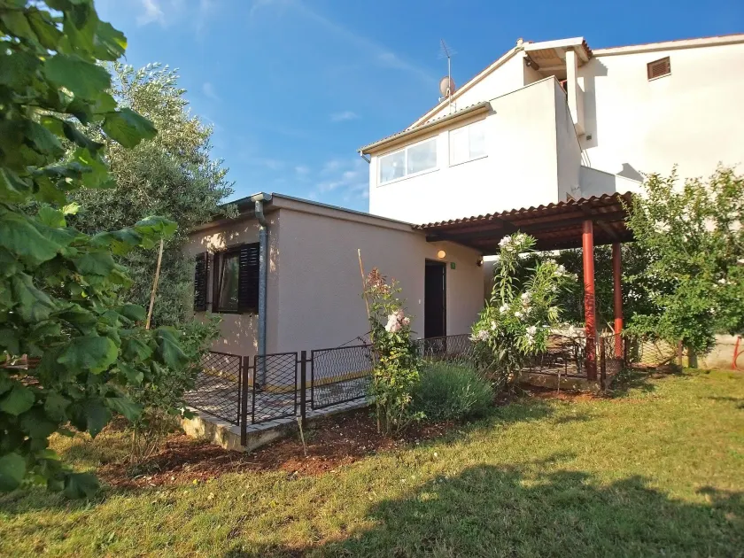 House Snjezana 1379 - Image 1