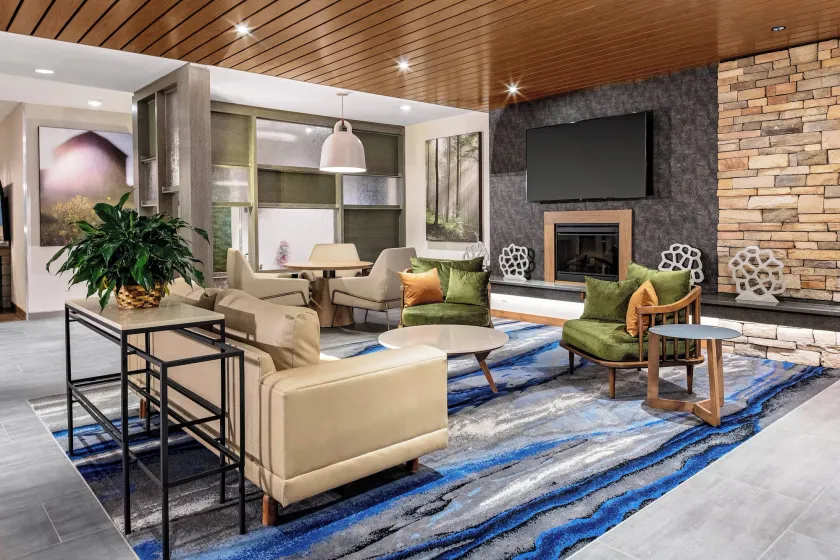 Fairfield Inn & Suites by Marriott Queensbury Glens Falls/Lake George - Image 1
