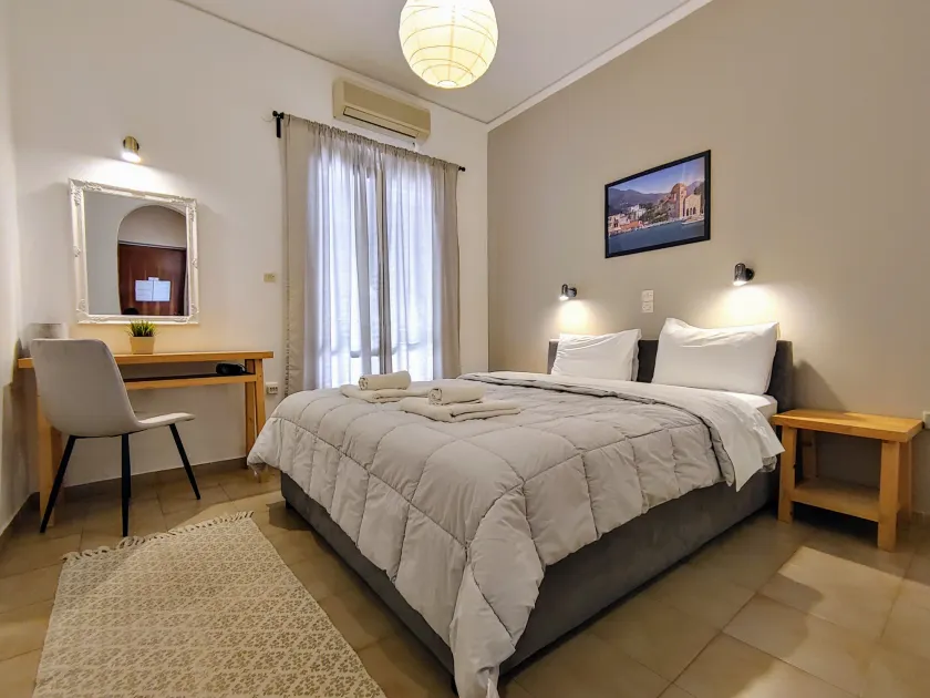Hotel Aegina - Image 1