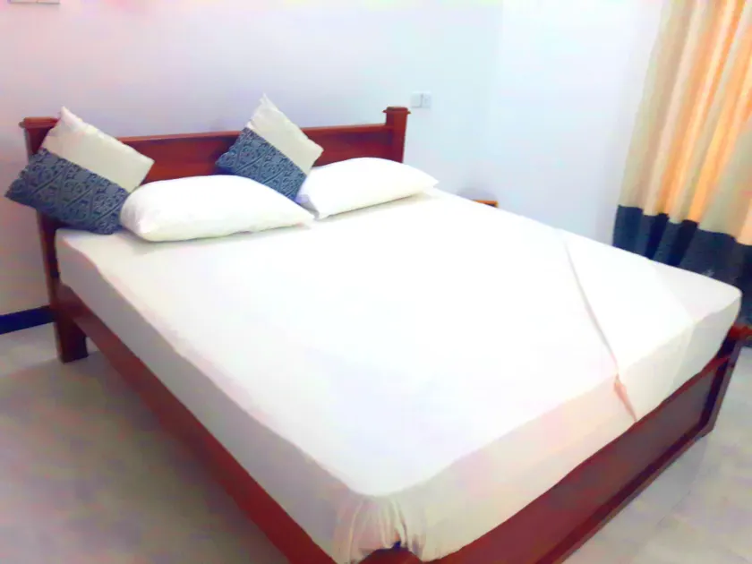 Nadee Villa Guest House - Image 1