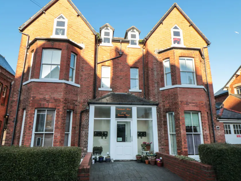 Carisbrooke House, Apartment 6 - Image 1