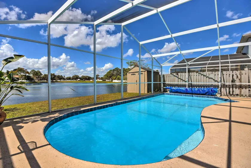 Lake-view Home w/ Game Room in Orlando! - Intérieur