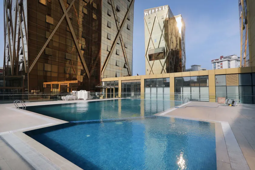 The Four Winds Hotel - Image 1