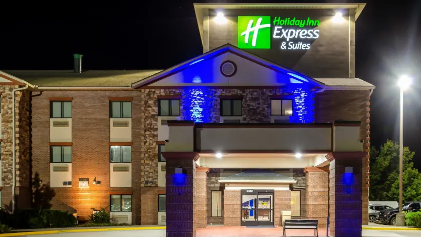 Holiday Inn Express & Suites - Olathe South by IHG - Image 1