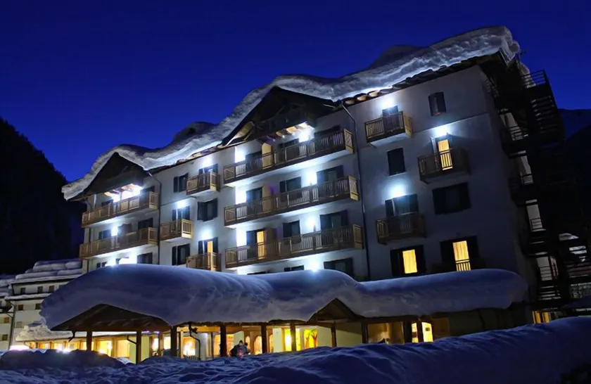 Hotel Cristallo - Image 1
