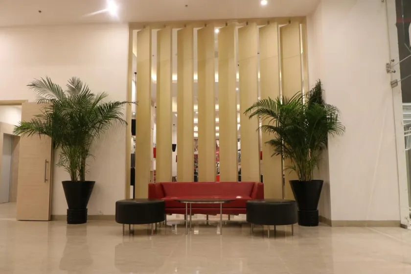 Red Fox by Lemon Tree Hotels, Sector 60, Gurugram - Lobby