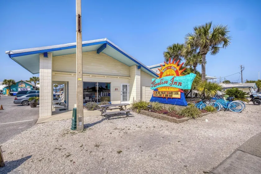 Paradise inn - Image 1