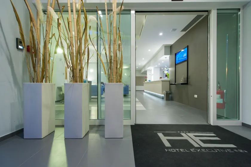 Executive Inn Boutique Hotel - Image 1