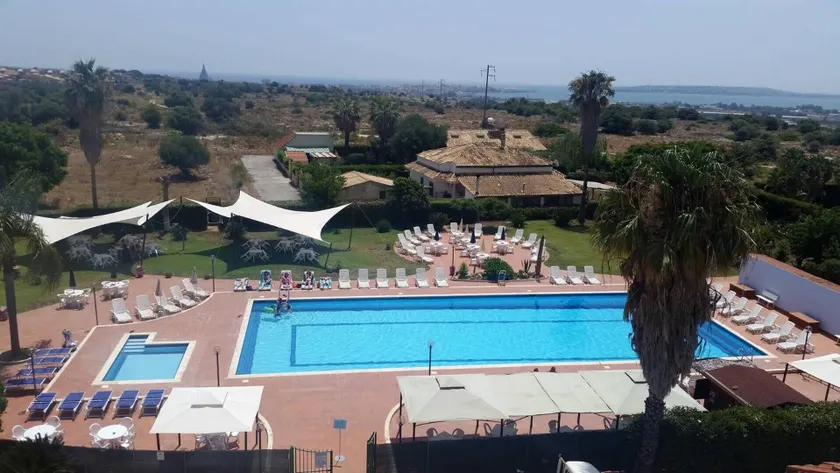 Hotel Relax - Image 1