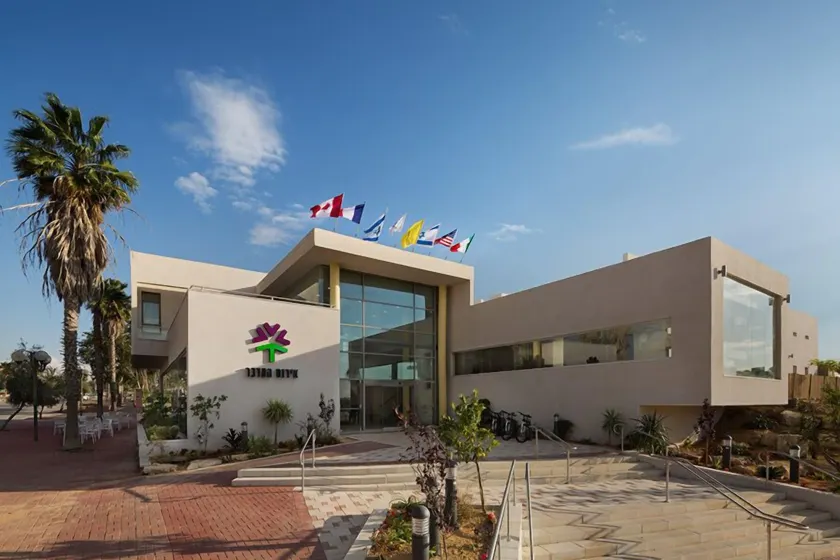 Desert Irus Hotel - Image 1