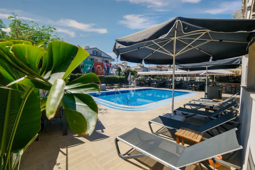 Moni Hotel - Image 1