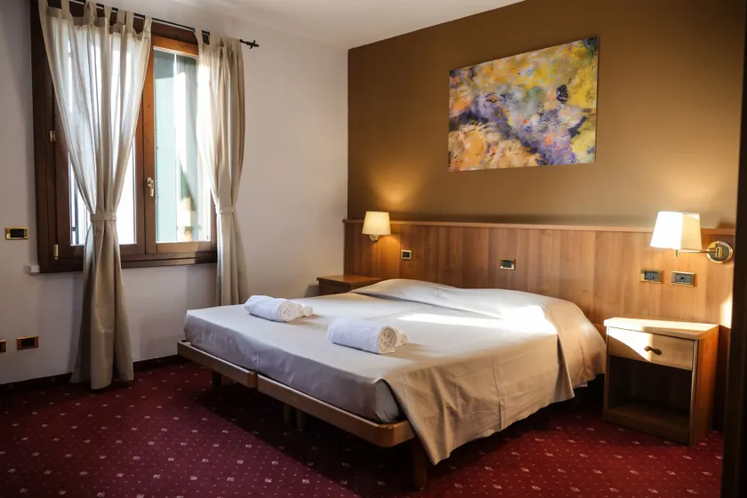 VILLANOVA HOTEL - Image 1