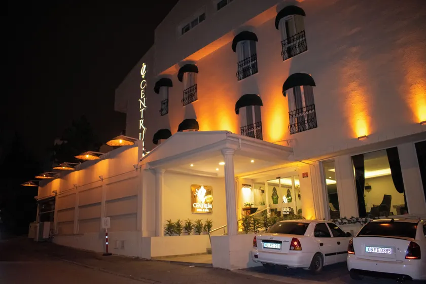 Centrum Hotel - Image 1