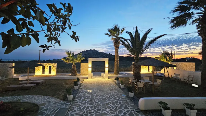 Coralli Beach Apartments - Image 1