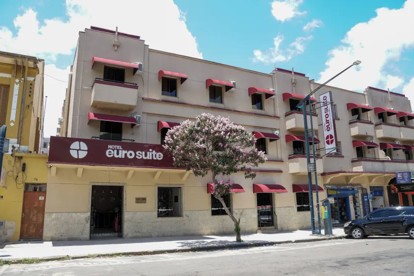 Hotel Euro Suíte Poços de Caldas By Nacional Inn - Image 1