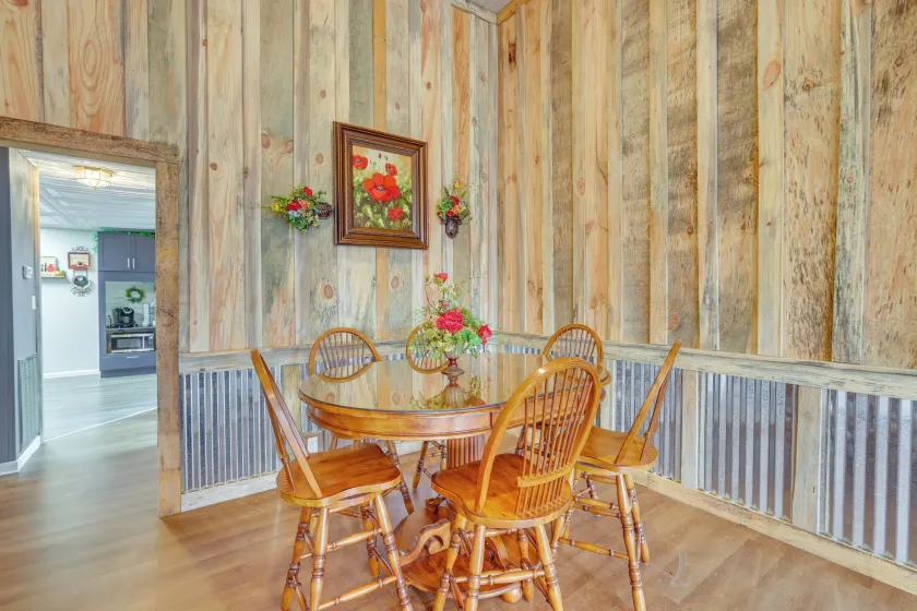 Downtown Lineville Vacation Rental ~ 10 Mi to Lake - Interior