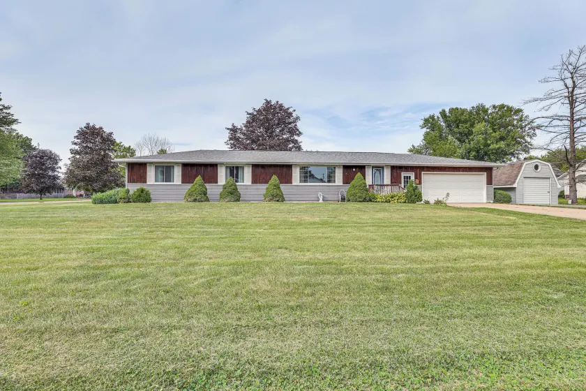 12 Mi to Castle Rock Lake: Serene New Lisbon Home! - Image 1