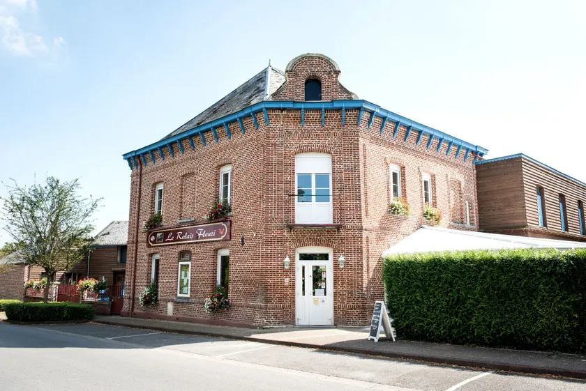 Logis Hotel Restaurant Le Relais Fleuri - Image 1