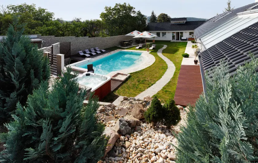 Lux hotel Onyx - Image 1