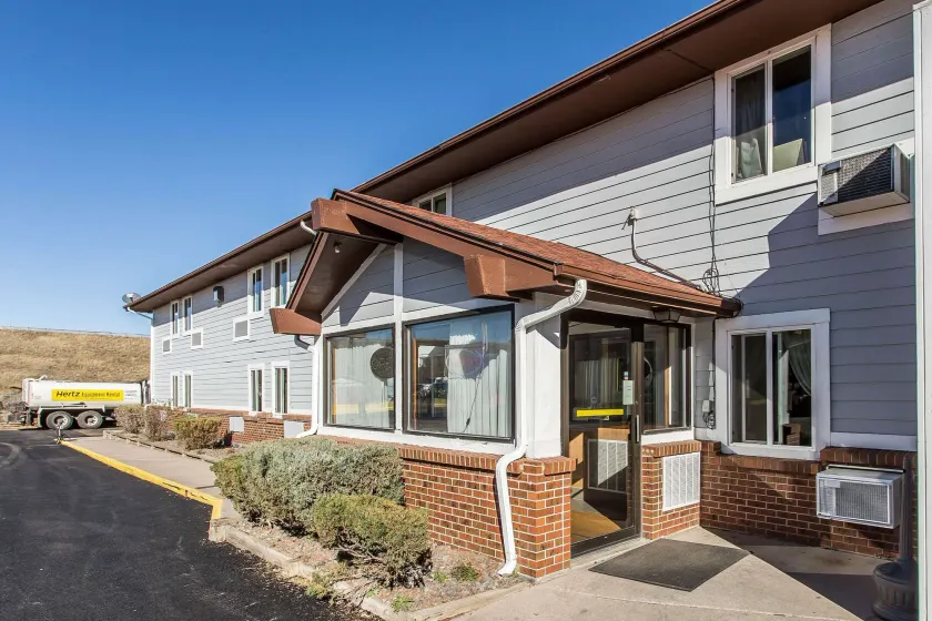 Rodeway Inn Cheyenne I-80 East - Image 1