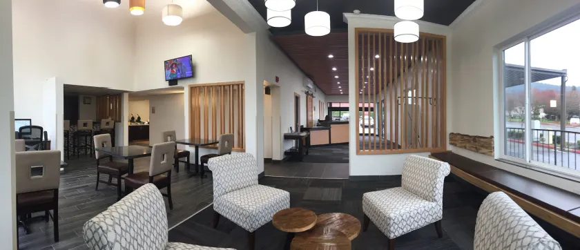 Quality Inn & Suites Clackamas - Portland - Image 1