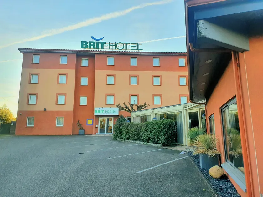 Brit Hotel Confort Montauban - Image 1