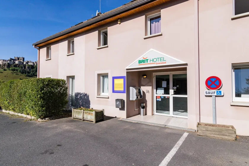 Brit Hotel Essentiel Saint-Flour - Image 1