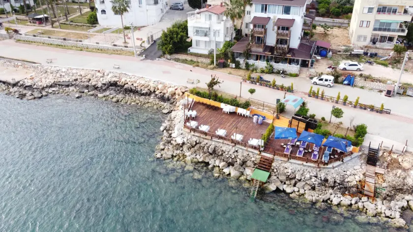 Mose Restoran Motel Beach - Image 1