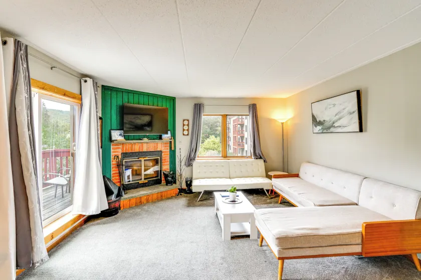 Mt Snow Condo with Pool Mountain Views Half Mile to Mtn - Image 1