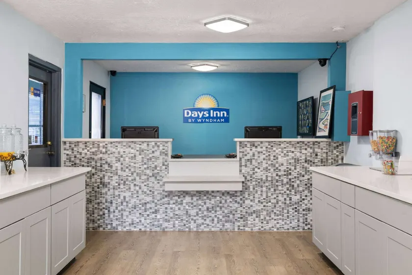 Days-Inn by Wyndham Albuquerque I-25 - Image 1