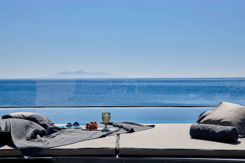 Incognito Beach Villa Santorini - Image 1