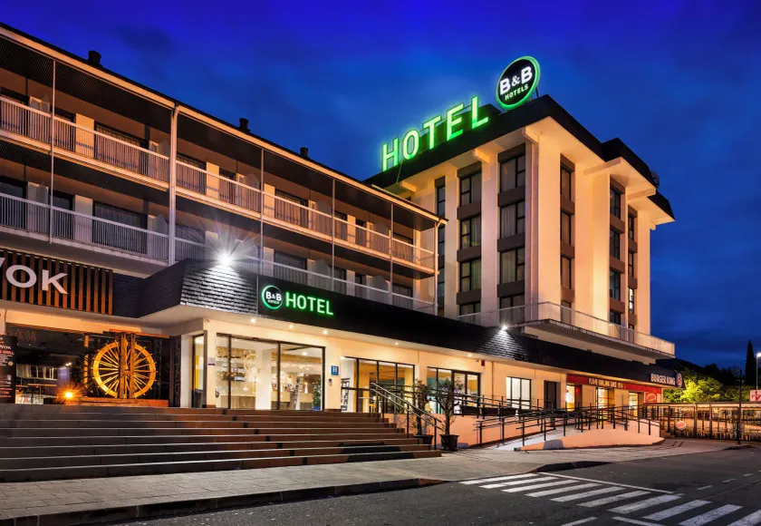 B&B HOTELS Donostia San Sebastián Aeropuerto - Image 1