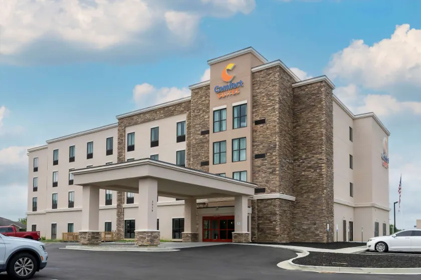 Comfort Suites Paducah Mall Area - Image 1