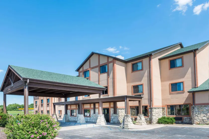 Super 8 by Wyndham Columbia East - Image 1