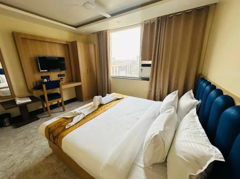 PS Marriott Hotel - Image 1