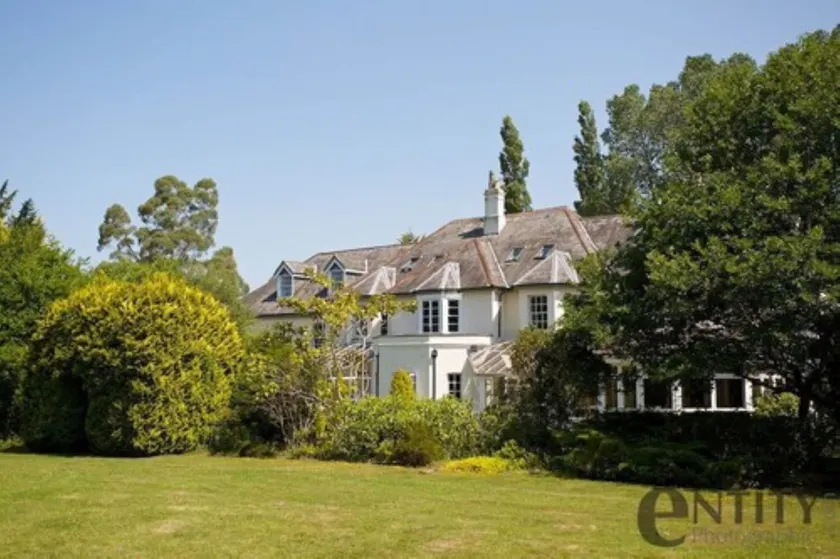 Woodlands Lodge Hotel - Image 1