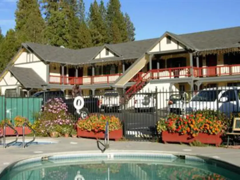 Wildwood Inn - Image 1