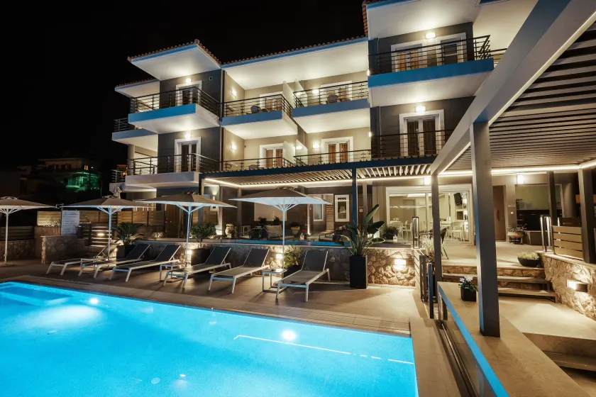 Andrew's Luxury Residence - Image 1