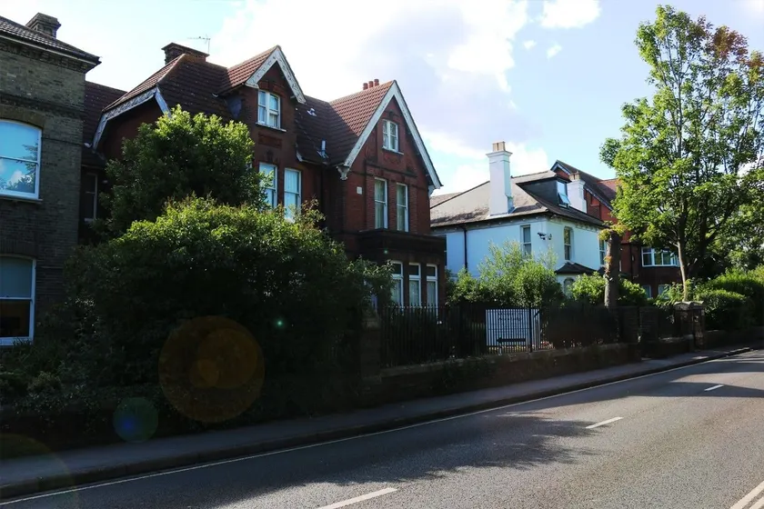 A Gosport Inn - Free Private Parking - Image 1