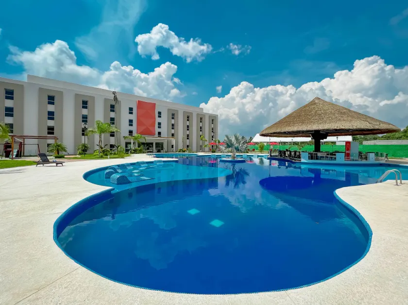 Hotel Royal Garden Tuxpan - Image 1