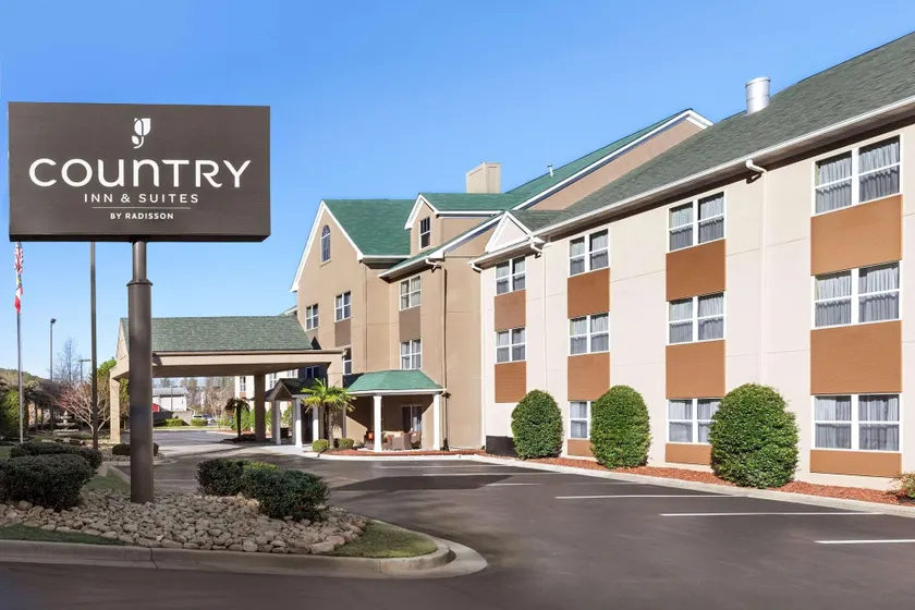 Country Inn & Suites by Radisson, Dalton, GA - Image 1
