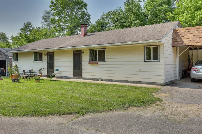 Cozy Youngstown Apartment w/ Central A/C + Heating - Intérieur