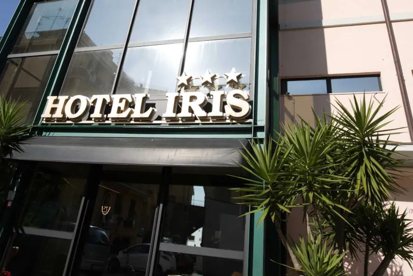 Hotel Iris - Image 1