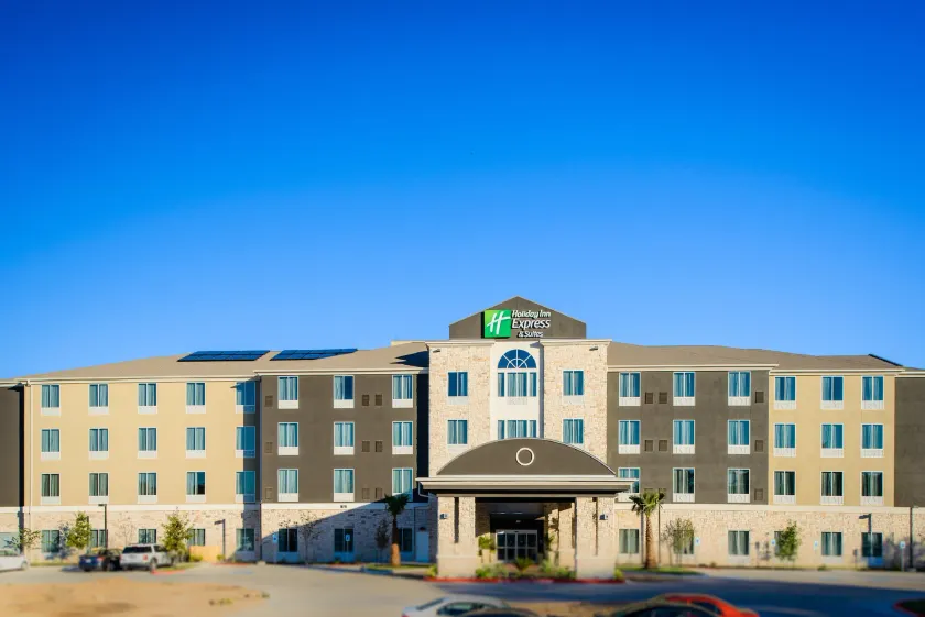 Holiday Inn Express Hotel & Suites Austin NW - Arboretum Area by IHG - Image 1