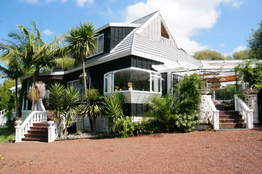 Silver Waters Lodge - Image 1