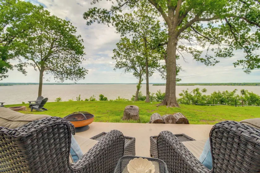 Water-view Patio, Near Golf! Port Duncan Retreat - Image 1