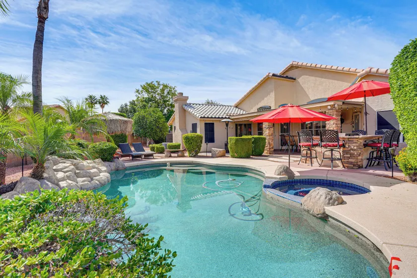 Game Room, Backyard Oasis! Glendale Group Getaway - Image 1